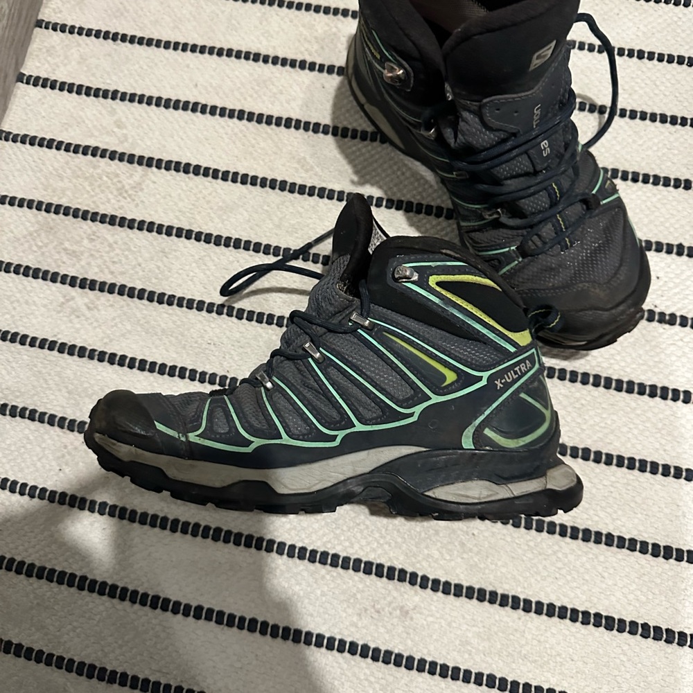 Salomon x ultra mid women’s hiking boot